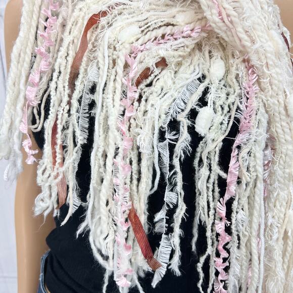 Handmade Boucle Boho Fringe Scarf cream pink womens - Picture 4 of 4